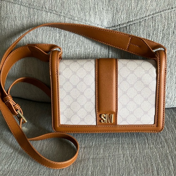 Steve Madden Handbags - Steve Madden crossbody bag
